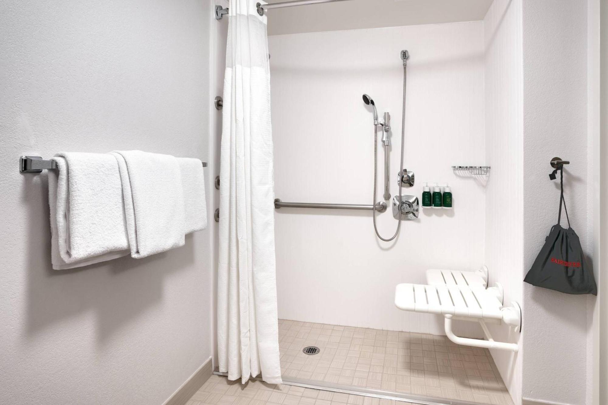 Courtyard By Marriott Oklahoma City Northwest Exterior photo