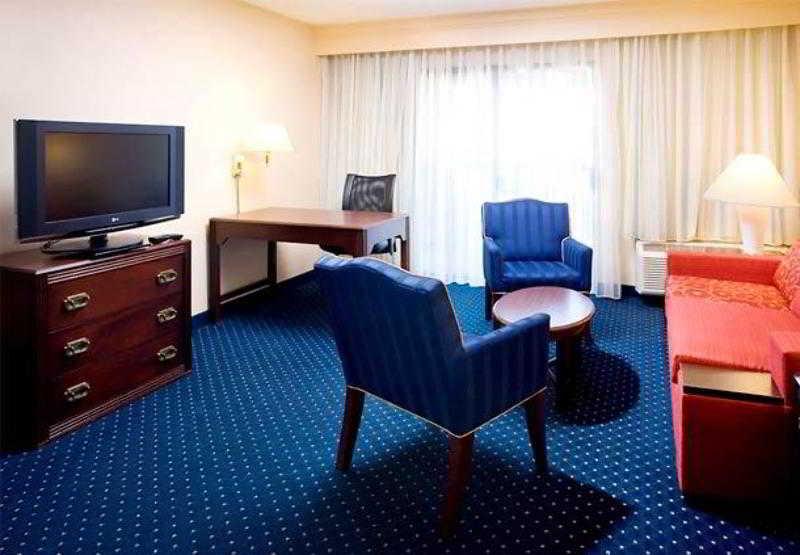 Courtyard By Marriott Oklahoma City Northwest Room photo
